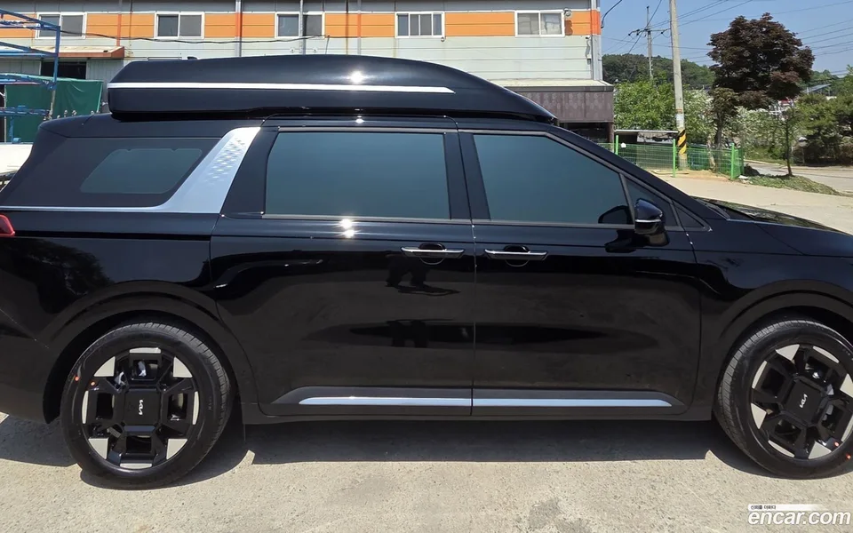 Kia Carnival HEV 9 () 2026 — фото 1, купить с доставкой в Москву