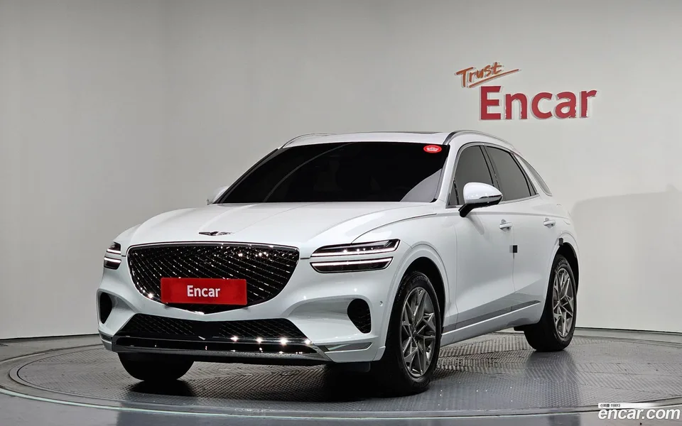 Genesis GV70 2.5T 2WD 2023 — фото 1, купить с доставкой в Москву