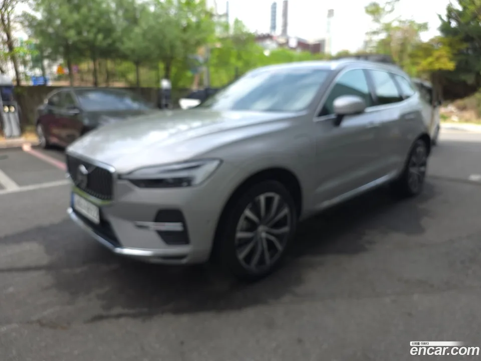 Volvo XC60 T8 2022 — миниатюра 5