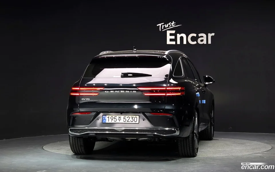 Genesis GV70 2.5T 2WD 2024 — миниатюра 4