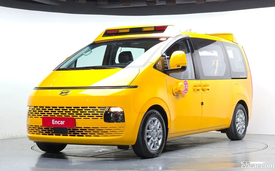 Hyundai Staria L3.5 2022 — фото 1, купить с доставкой в Москву