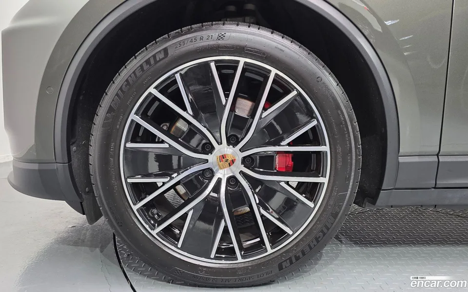 Porsche Macan Electric 4S 2025 — миниатюра 2