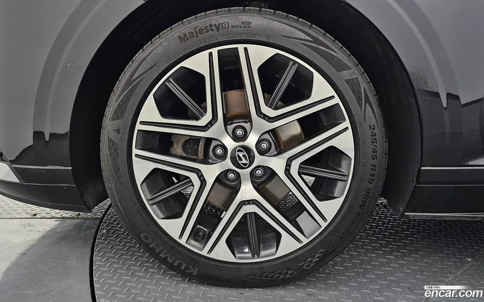 Hyundai Grandeur 2.5 2WD 2023 — миниатюра 2