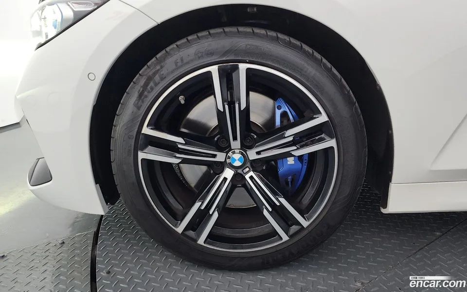 BMW 3 Series 320i M 2023 — миниатюра 5