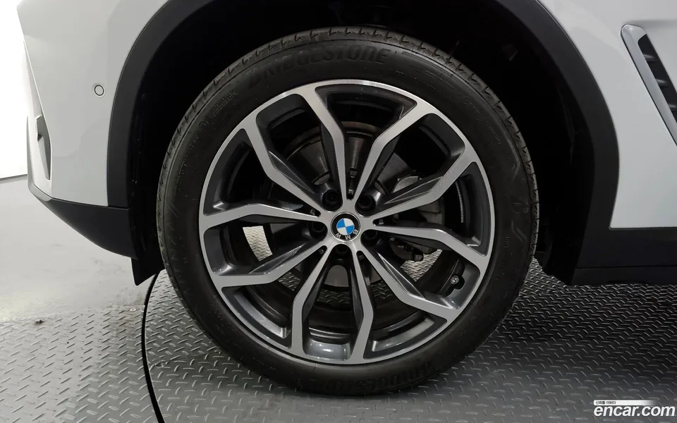 BMW X4 xDrive20i xLine 2025 — миниатюра 2