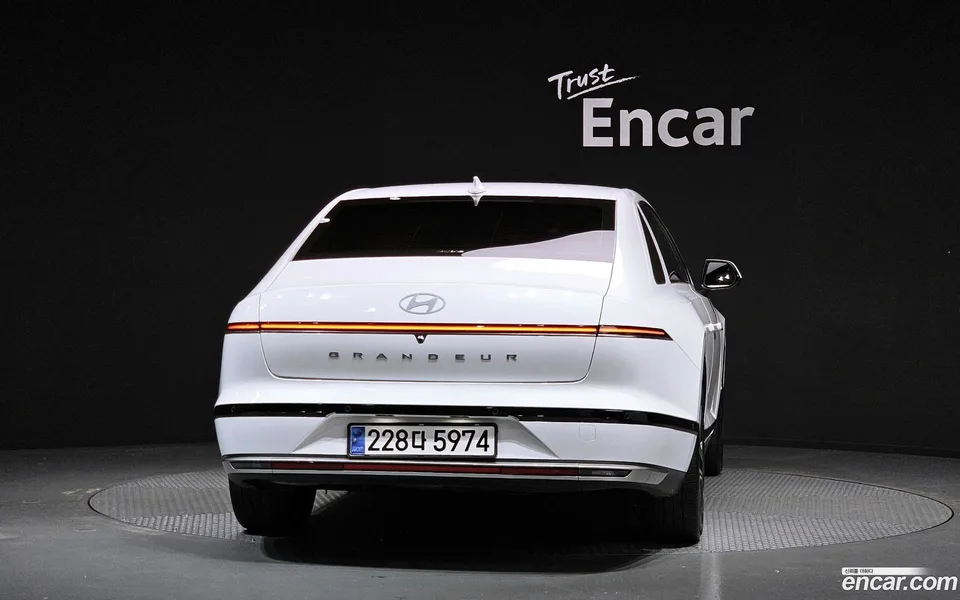 Hyundai Grandeur Hybrid 2023 — миниатюра 4