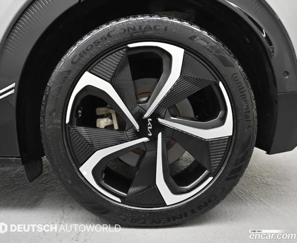 Kia EV6 4WD 2022 — миниатюра 2