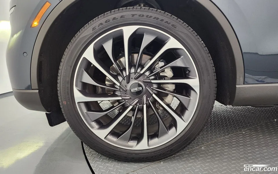 Lincoln Aviator 3.0 AWD 2023 — миниатюра 2
