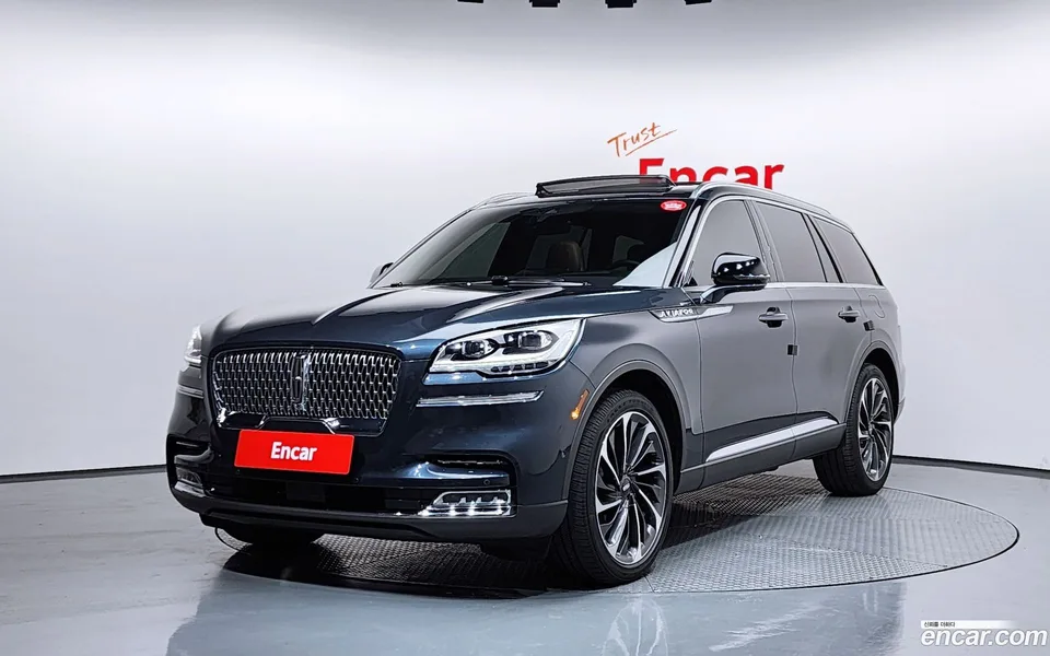 Lincoln Aviator 3.0 AWD 2023 — фото 1, купить с доставкой в Москву
