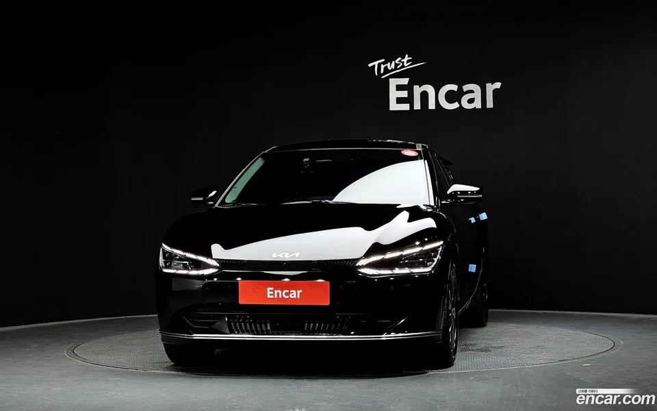 Kia EV6 2023 — миниатюра 3
