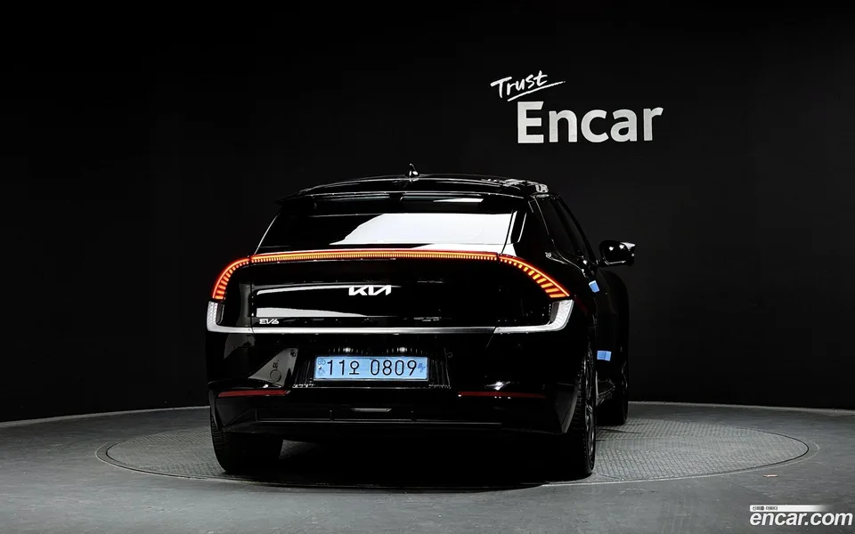 Kia EV6 2023 — миниатюра 4