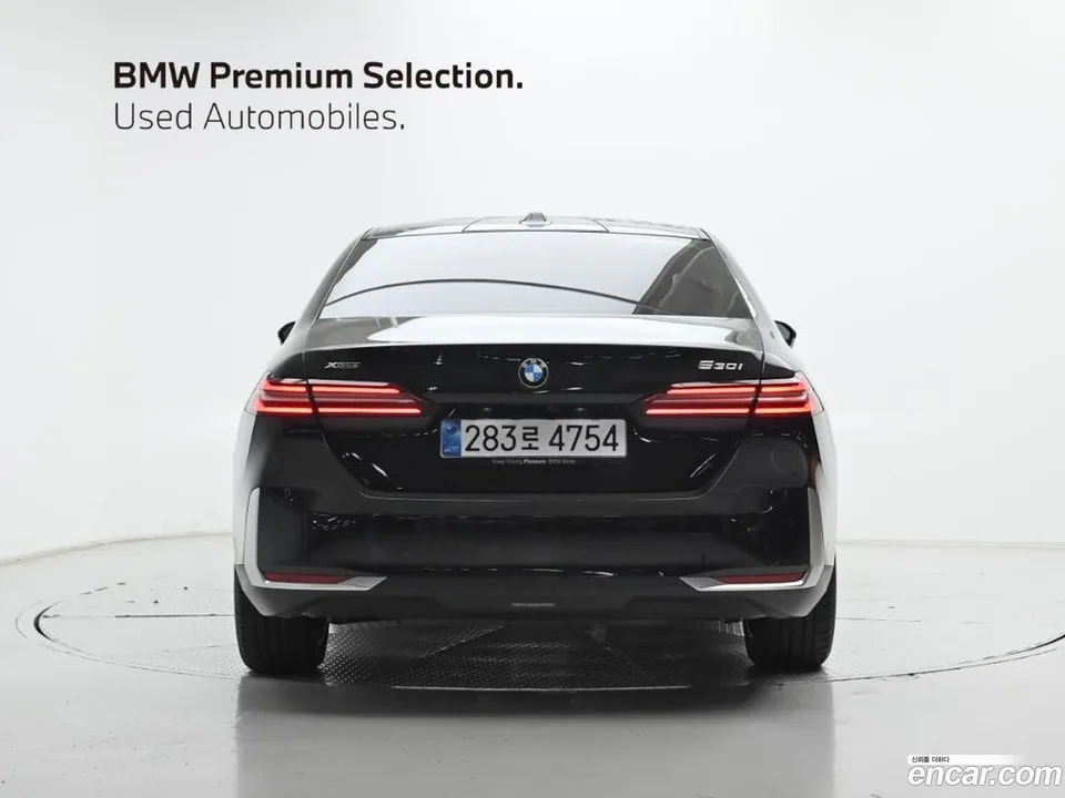 BMW 5 Series 530i xDrive 2025 — миниатюра 4