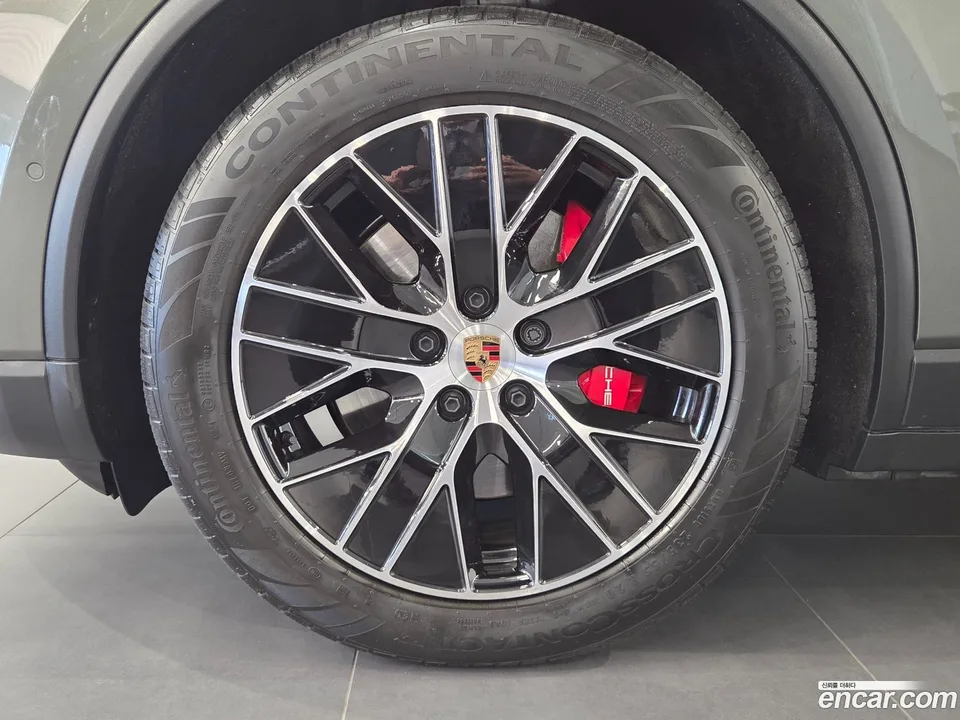 Porsche Macan Electric 4S 2025 — миниатюра 5