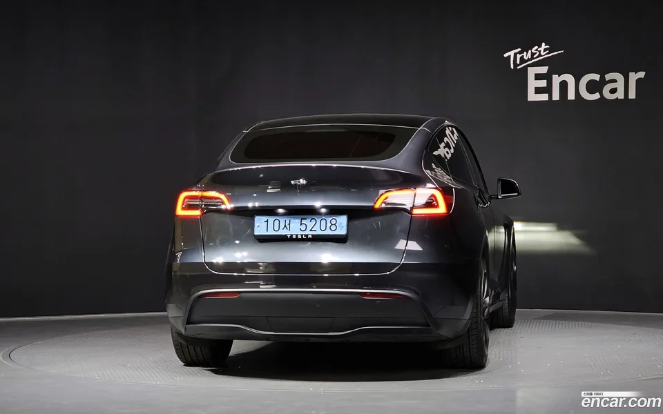 Tesla Model Y RWD 2025 — миниатюра 4