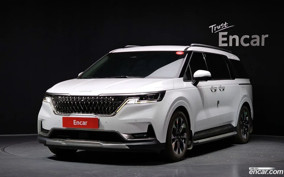 Kia Carnival 7 2022 — фото 1, купить с доставкой в Москву