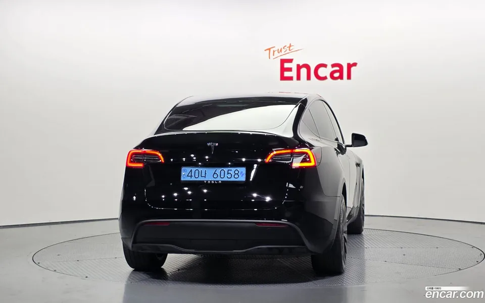 Tesla Model Y RWD 2023 — миниатюра 4