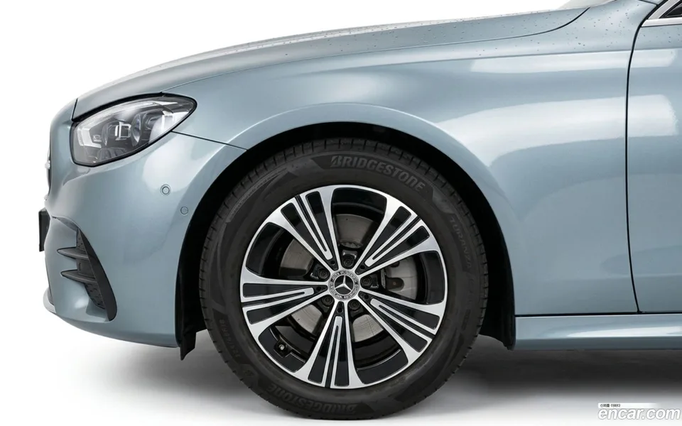 Mercedes-Benz E-Class E200 2025 — миниатюра 2