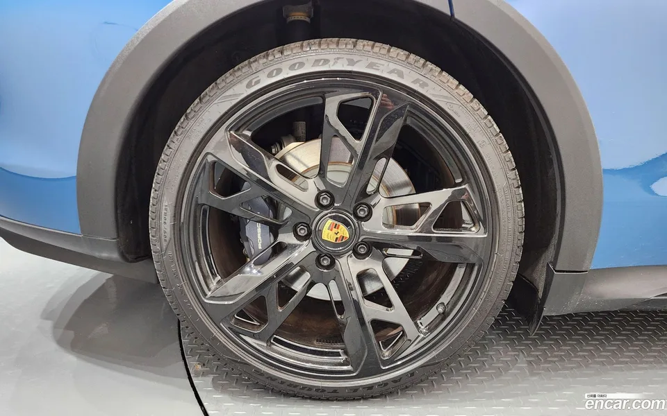 Porsche Taycan 4 2022 — миниатюра 2