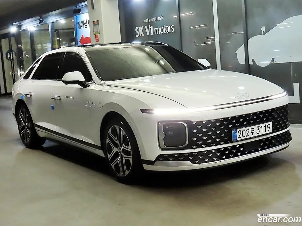 Hyundai Grandeur 2.5 2WD 2024 — фото 1, купить с доставкой в Москву