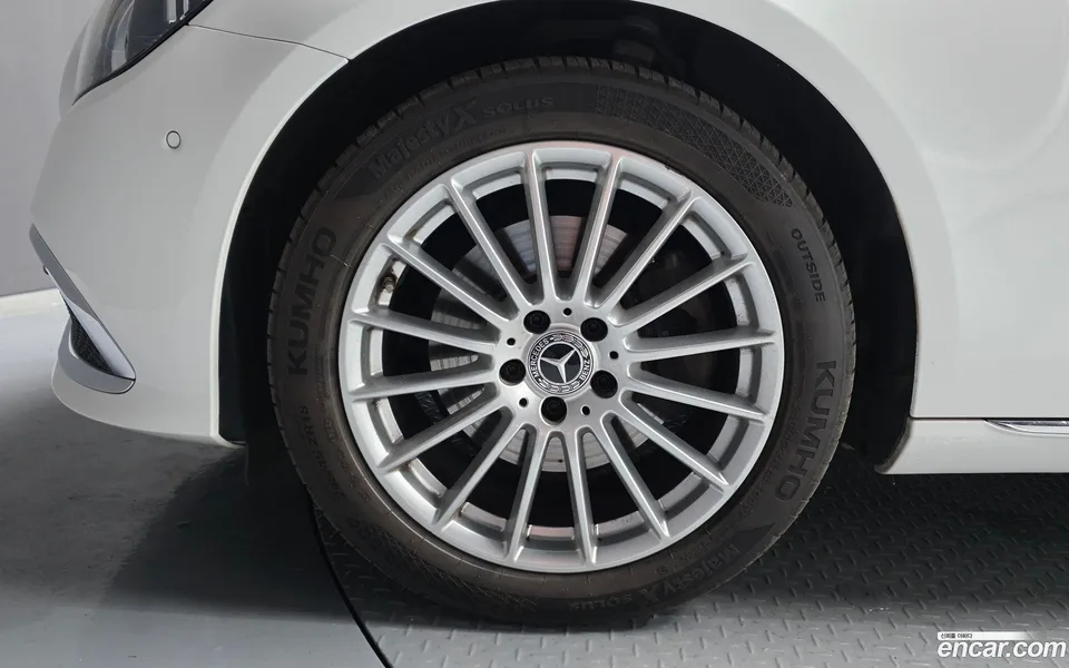 Mercedes-Benz E-Class E250 2022 — миниатюра 5