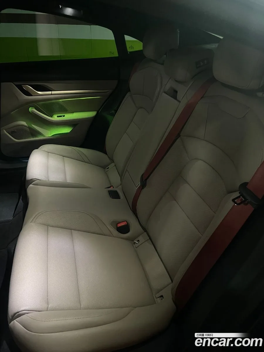 Porsche Taycan 2024 — миниатюра 4