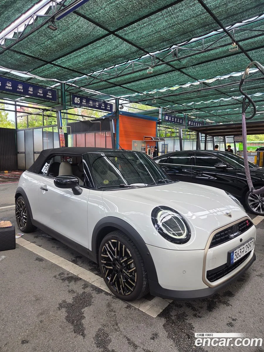 MINI Cooper S Convertible 2025 — фото 1, купить с доставкой в Москву
