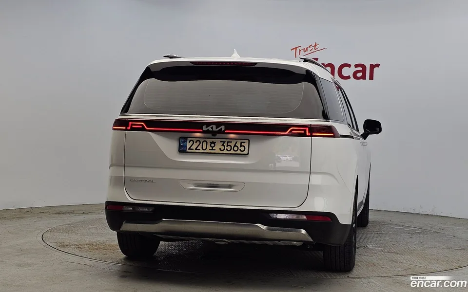 Kia Carnival 9 2023 — миниатюра 4