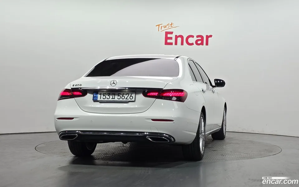 Mercedes-Benz E-Class E250 2022 — миниатюра 4