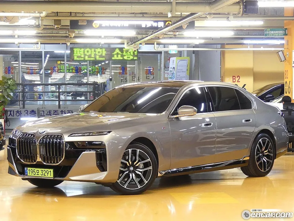 BMW 7 Series 740d xDrive M 2025 — фото 1, купить с доставкой в Москву