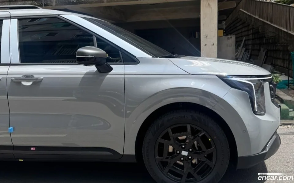 Kia Carnival HEV 9 X Line 2026 — миниатюра 3