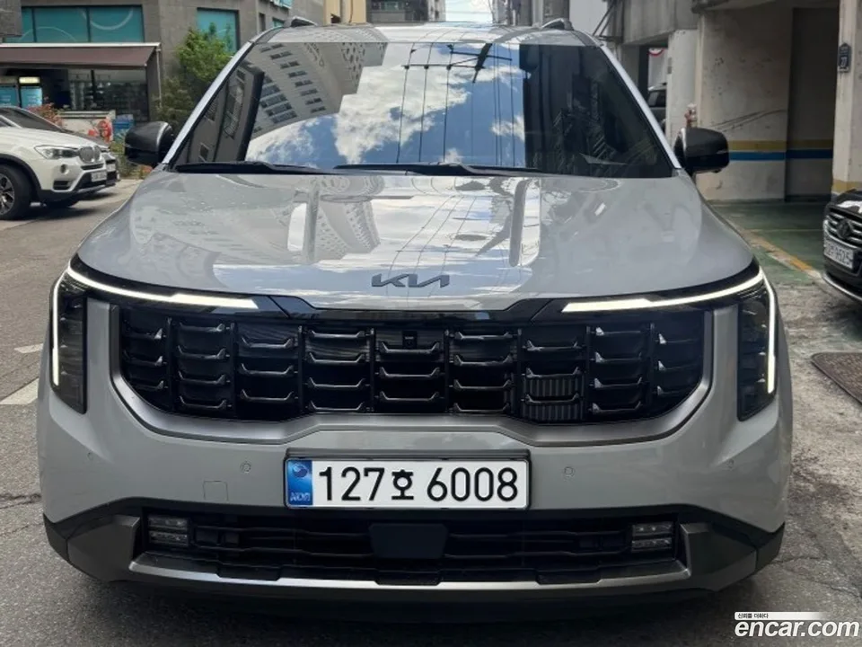 Kia Carnival HEV 9 X Line 2026 — фото 1, купить с доставкой в Москву