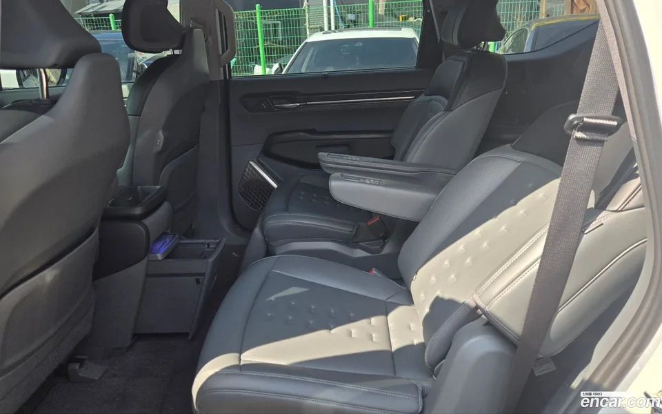 Kia EV9 4WD 2023 — миниатюра 2
