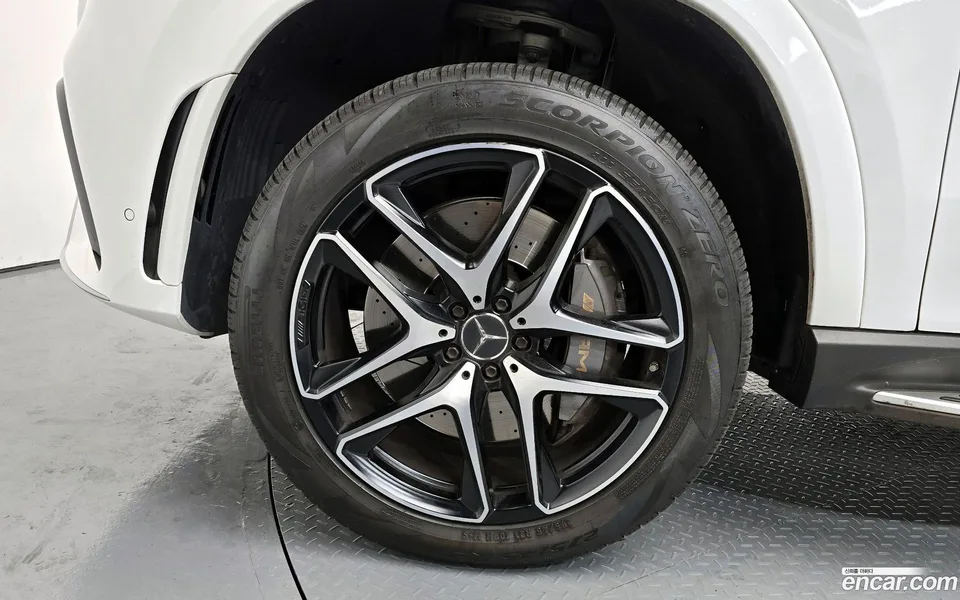 Mercedes-Benz GLE-Class AMG GLE53 4MATIC+ 2022 — миниатюра 2
