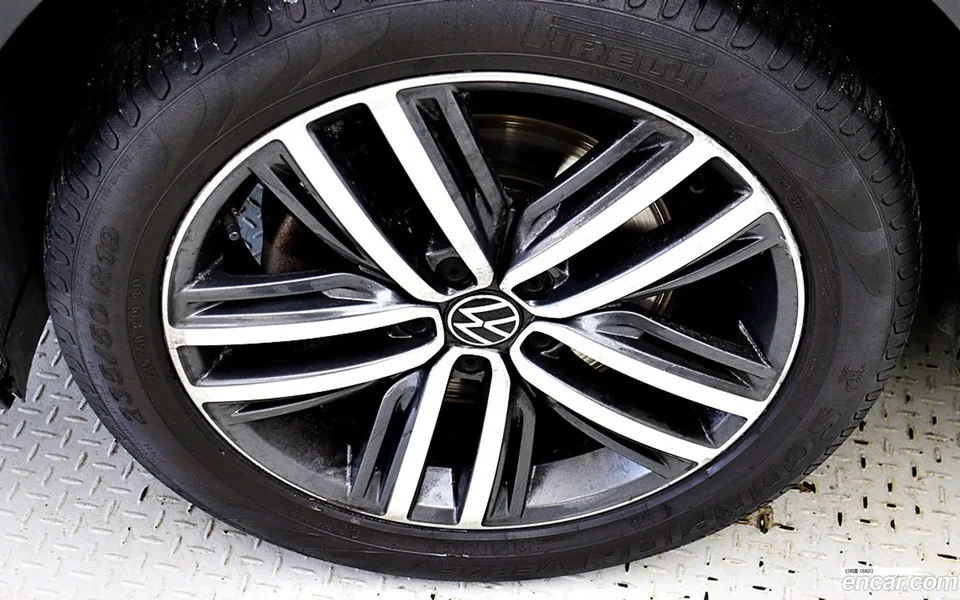 Volkswagen Tiguan 2.0 TSI 4 2022 — миниатюра 2