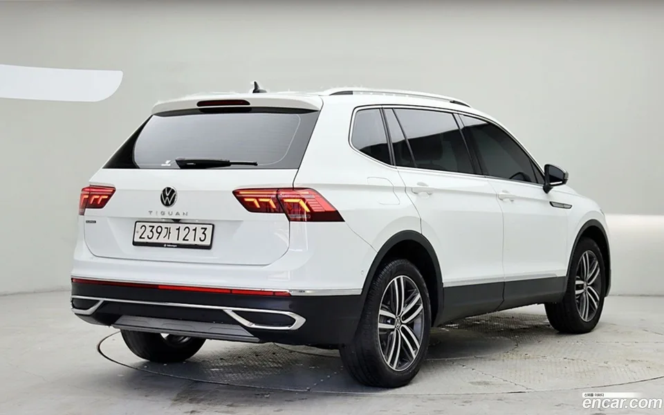 Volkswagen Tiguan 2.0 TSI 4 2022 — миниатюра 4