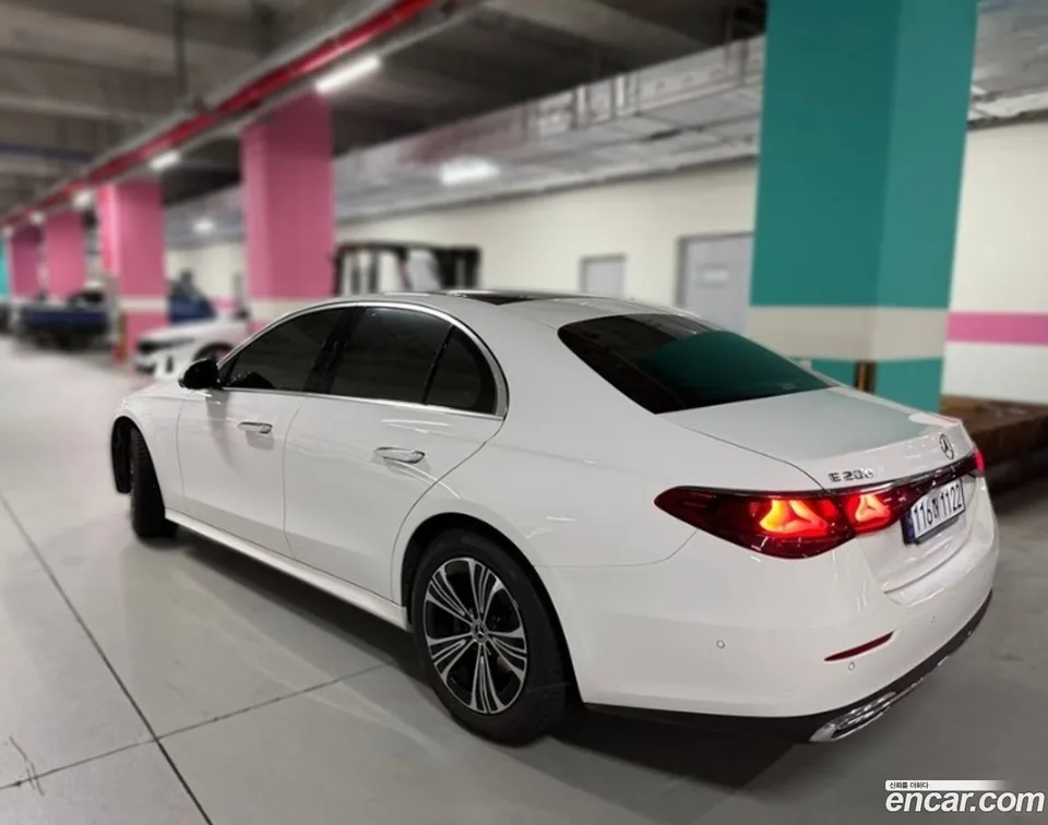 Mercedes-Benz E-Class E200 2024 — миниатюра 3