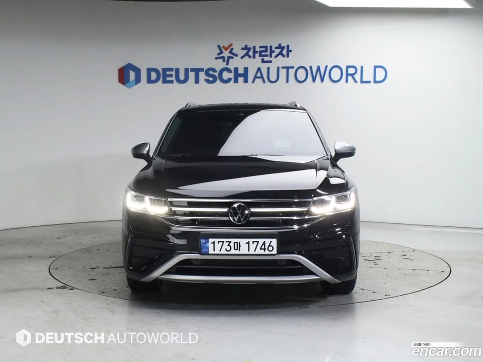 Volkswagen Tiguan Allspace 2.0 TSI 2024 — миниатюра 3