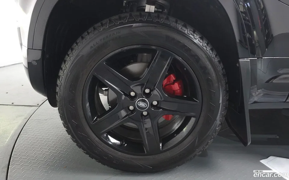 Land Rover Defender 90 D250 X- SE 2025 — миниатюра 5