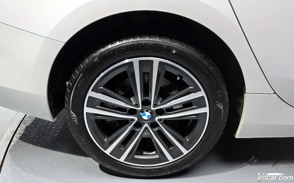 BMW 2 Series Gran Coupe 220i 2023 — миниатюра 2