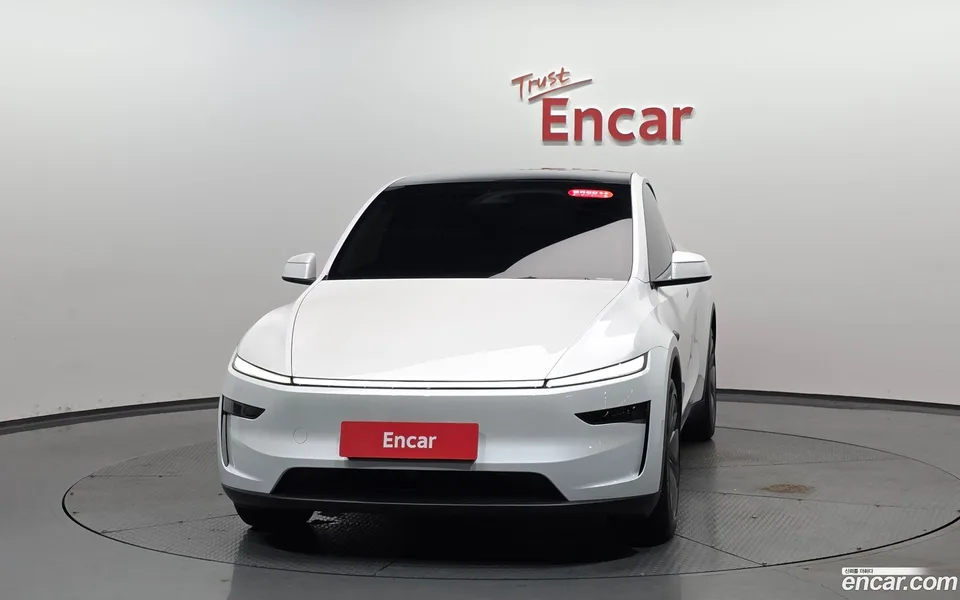 Tesla Model Y RWD 2025 — миниатюра 3