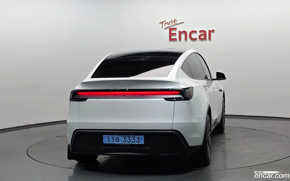 Tesla Model Y RWD 2025 — миниатюра 4