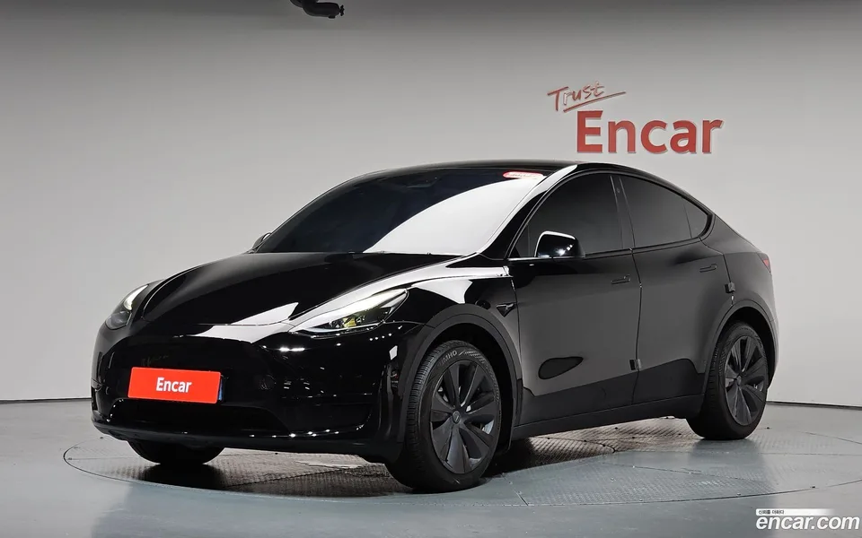 Tesla Model Y RWD 2023 — фото 1, купить с доставкой в Москву
