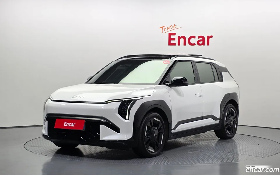 Kia EV3 2WD 2024 — фото 1, купить с доставкой в Москву