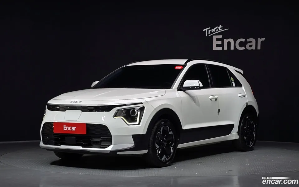 Kia Niro EV 2023 — фото 1, купить с доставкой в Москву