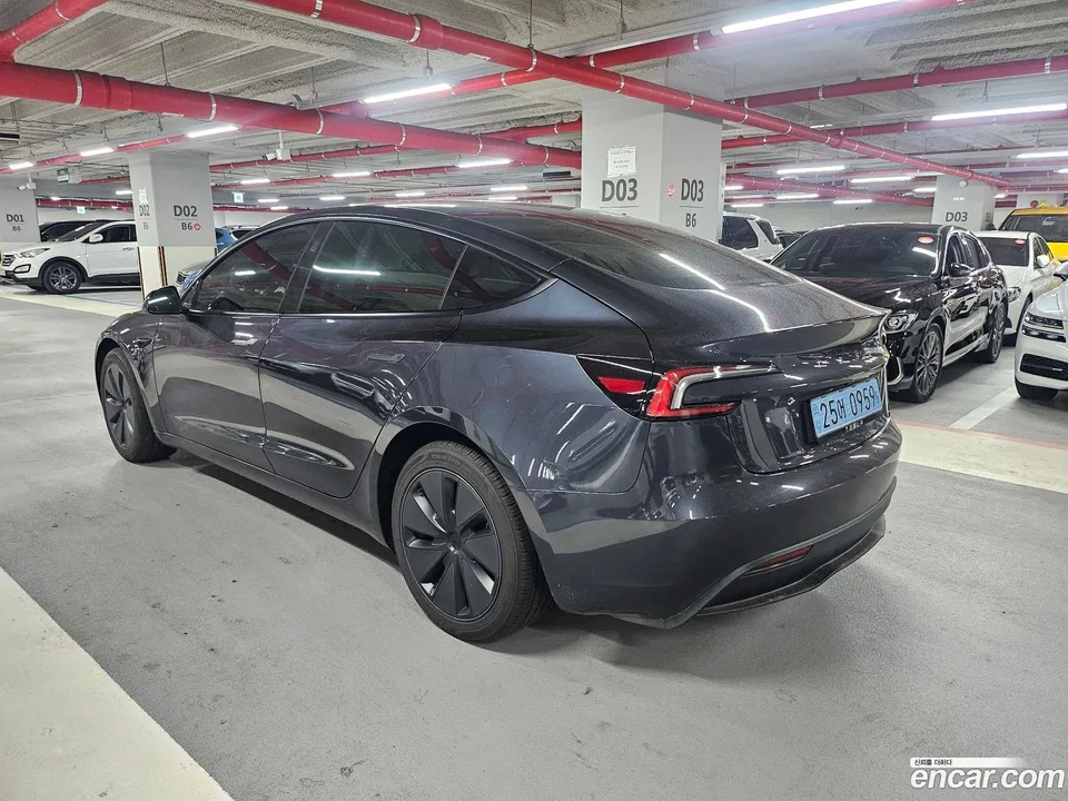 Tesla Model 3 RWD 2025 — миниатюра 5