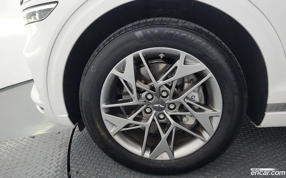 Genesis GV70 2.5T 2WD 2023 — миниатюра 2