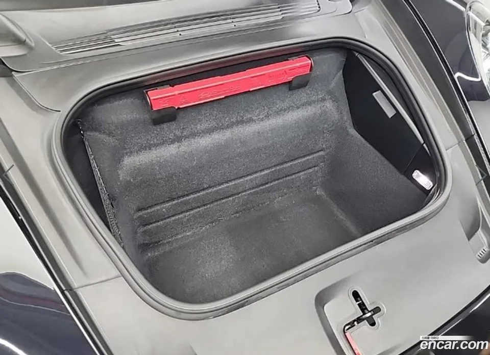 Porsche 911 (992) 4 GTS 2024 — миниатюра 5