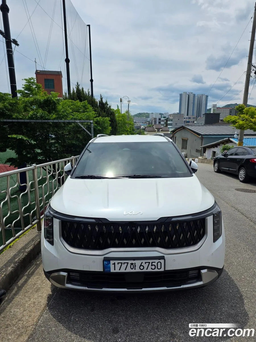 Kia Carnival HEV 9 2024 — фото 1, купить с доставкой в Москву