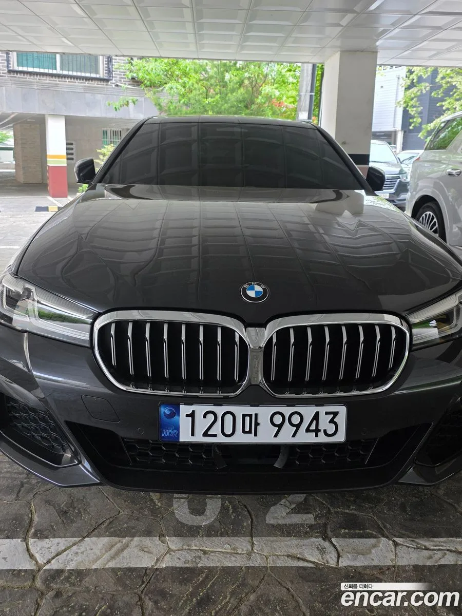 BMW 5 Series 520i M 2022 — фото 1, купить с доставкой в Москву