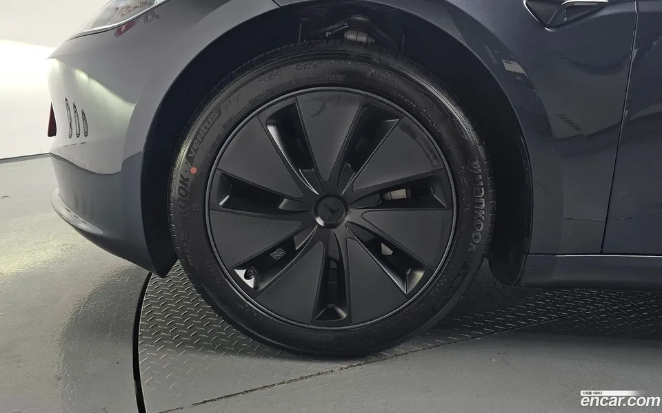 Tesla Model 3 RWD 2025 — миниатюра 2